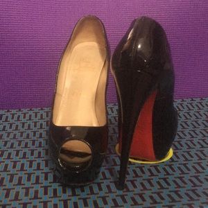 CHRISTIAN LOUBOUTIN BLACK HEEL
